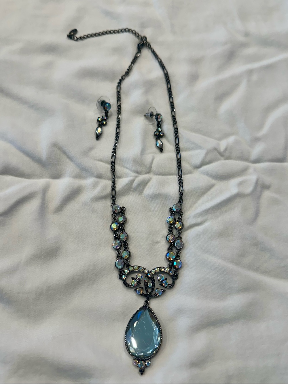 Stunning Vintage Gothic Gunmetal Teardrop Jewelry Set